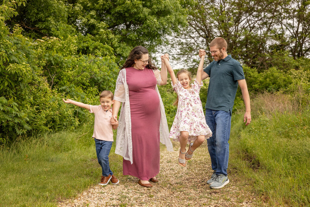 summer-maternity-family-session