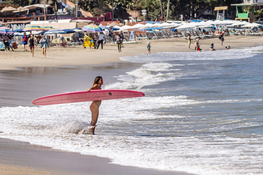 sexy-sayulita-surfers