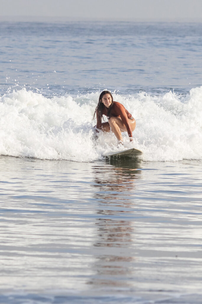 women-surfers