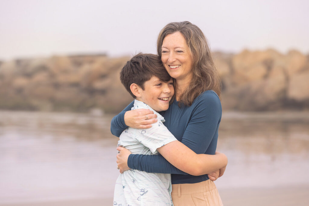 mother-son-poses