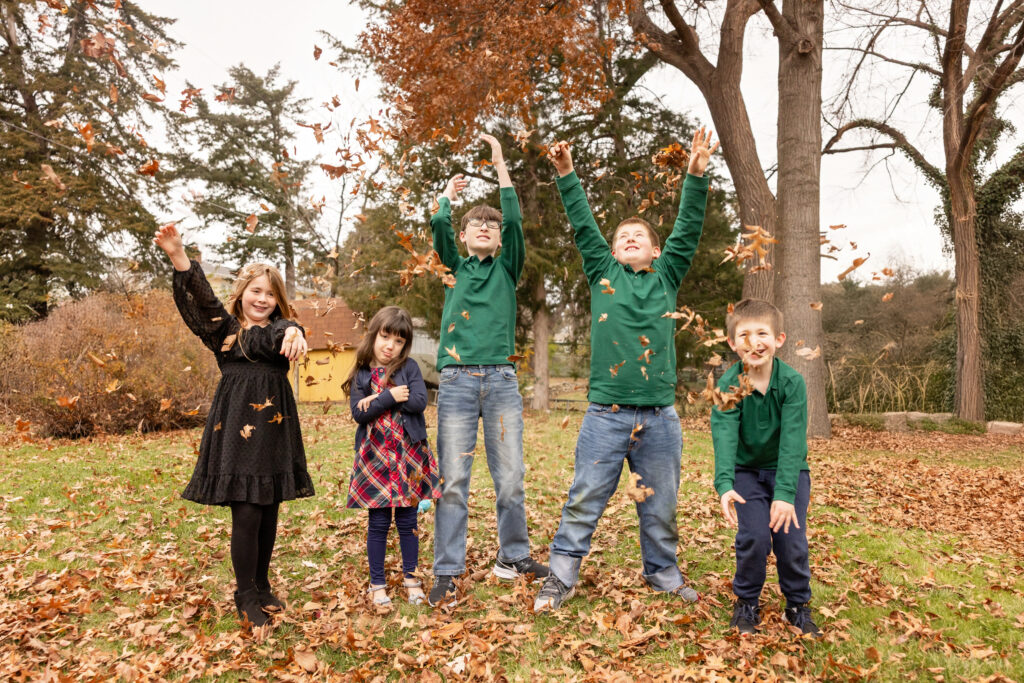 late-fall-extended-family-photos