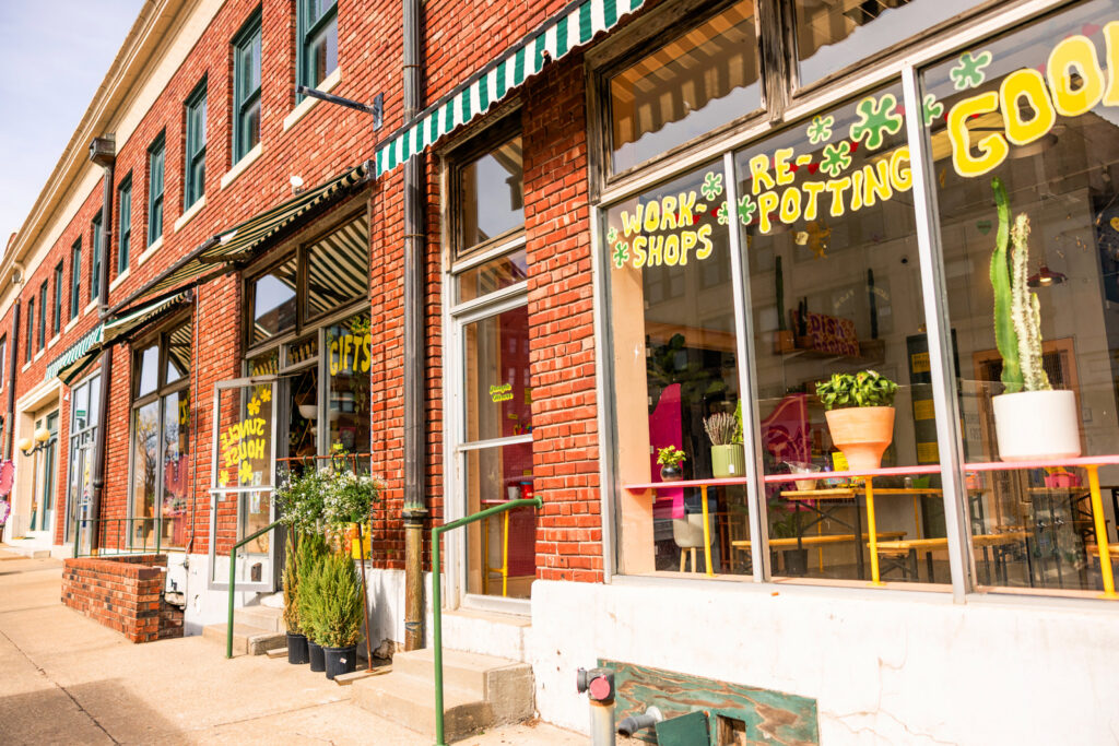 The Jungle in Lawrence KS is a beautiful indoor photo location.