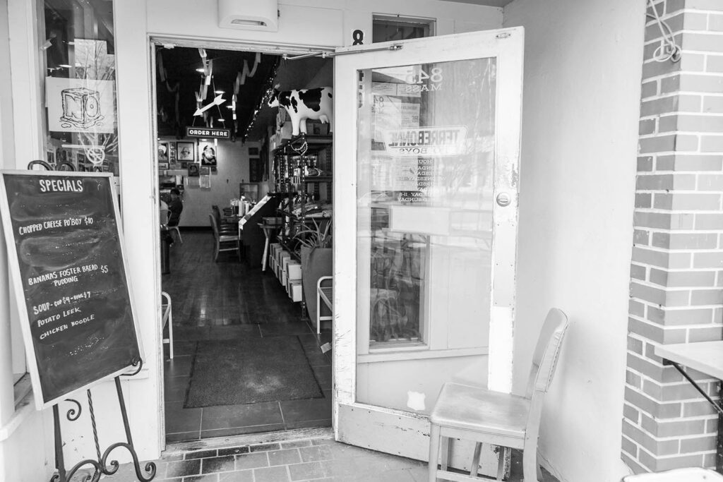 Terrebonne Po Boys entranceway.